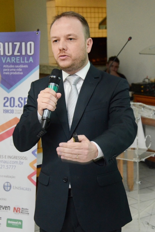 Para abordar as principais mudanças da reforma trabalhista, o advogado Fernando Baumgarten, da OAB Blumenau, conversou com os participantes.